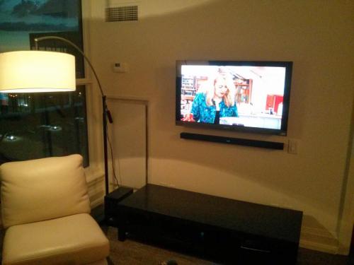 TV Wall Mounting with Soundbar Installation